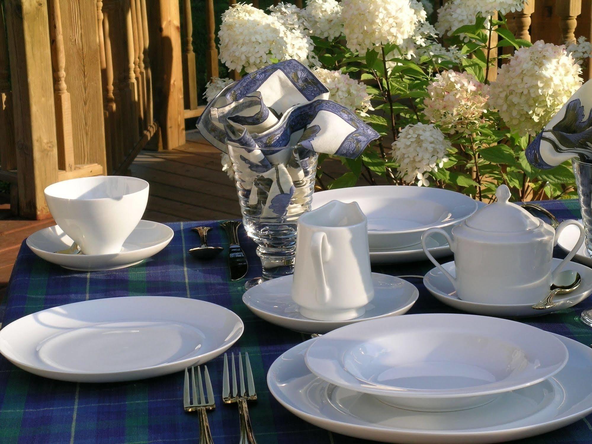 Plantation House 4*